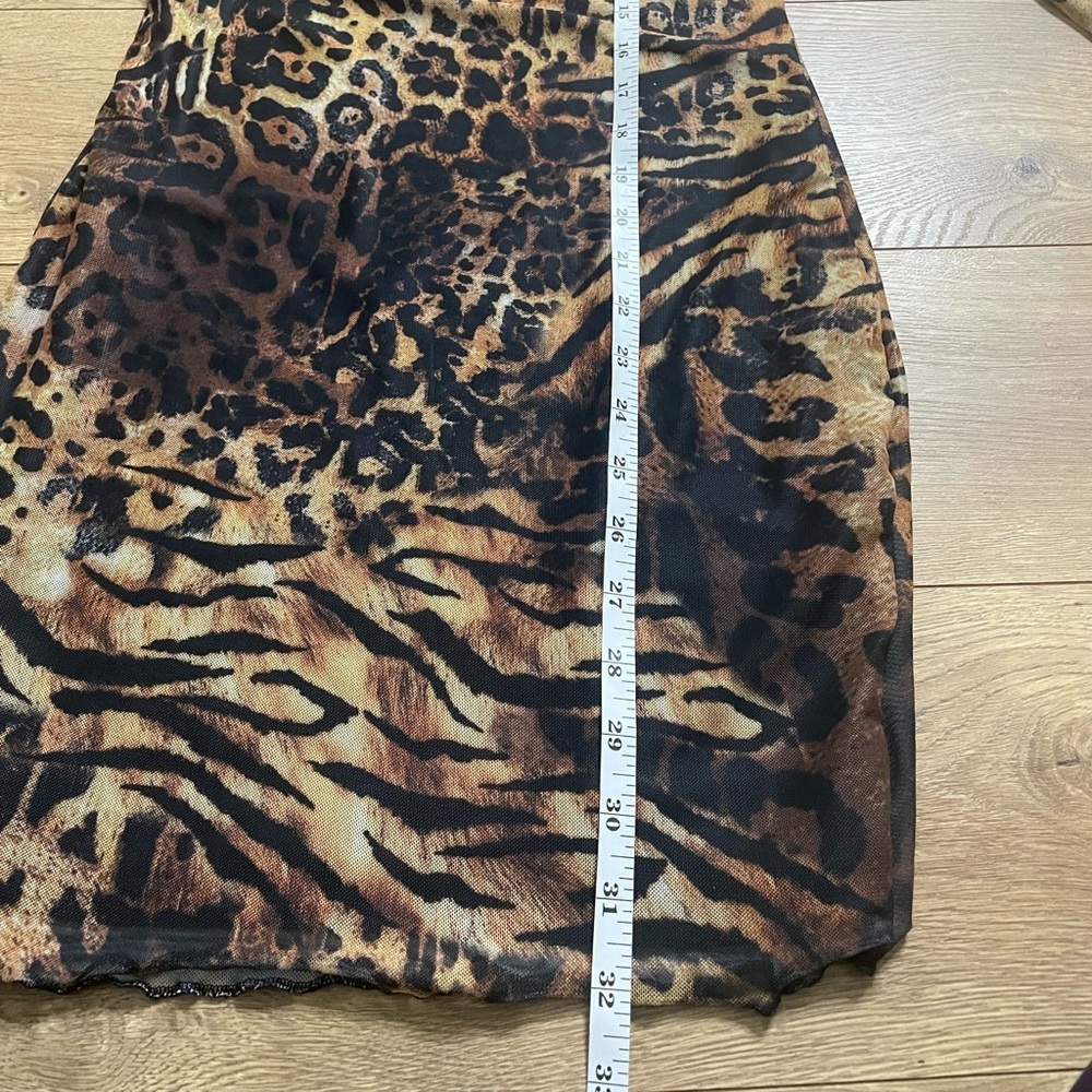 Animal Print Mesh Knitted
All Over Print Stand Collar long bell sleeves Sz Sm - Picture 13 of 14